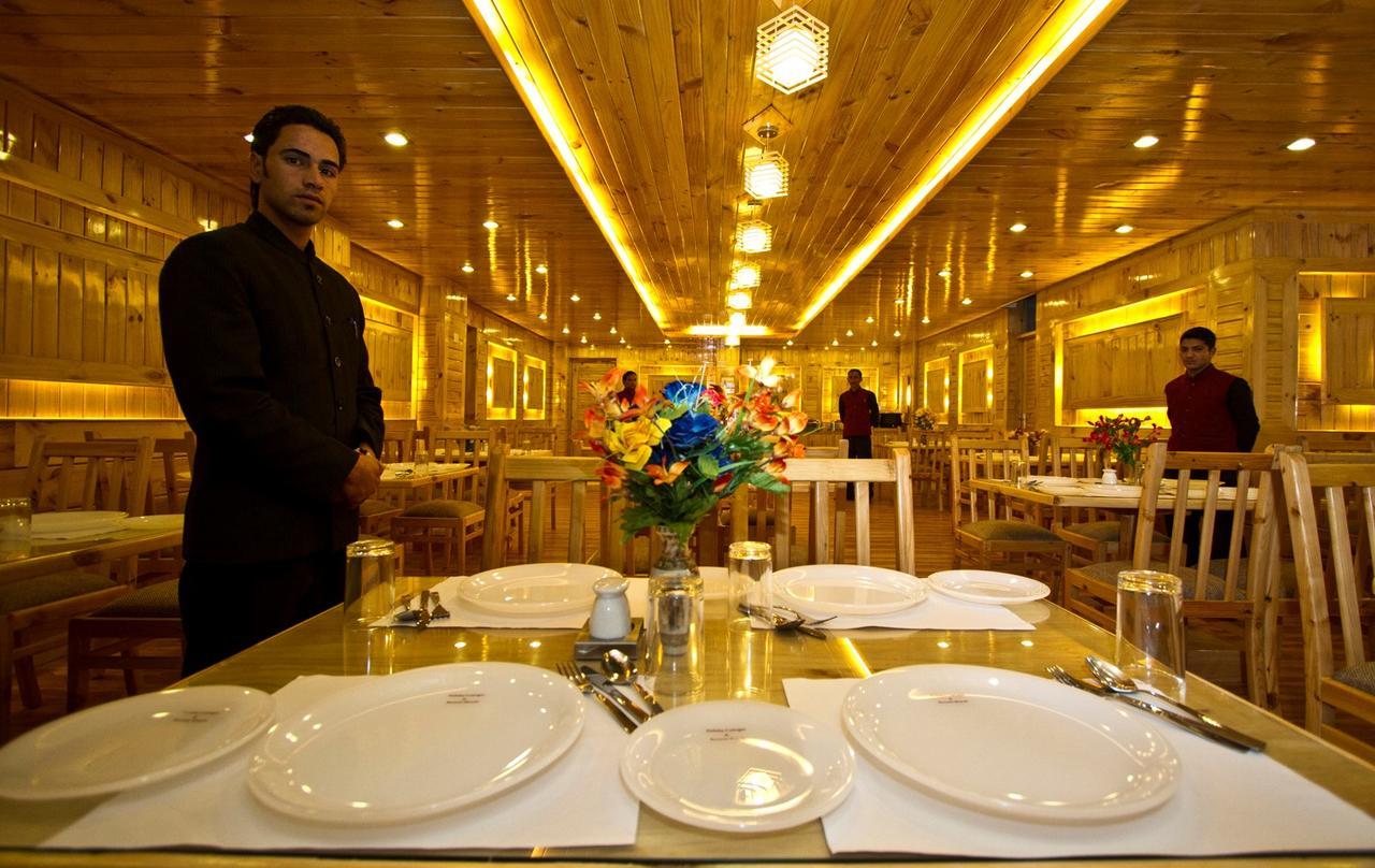 Holiday Bnb Manali Buitenkant foto